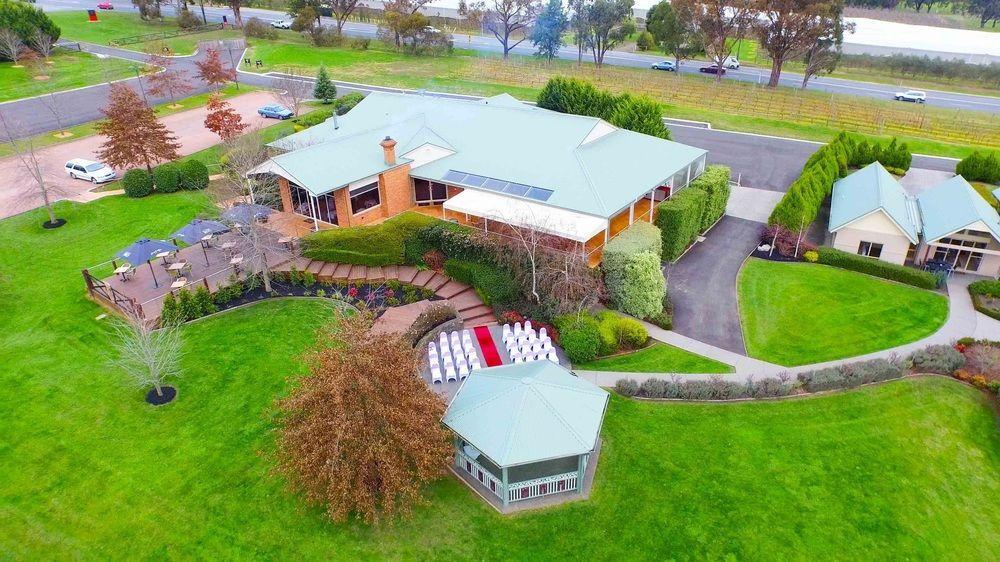 Wild Cattle Creek Estate Bed and Breakfast Wandin Yallock Esterno foto