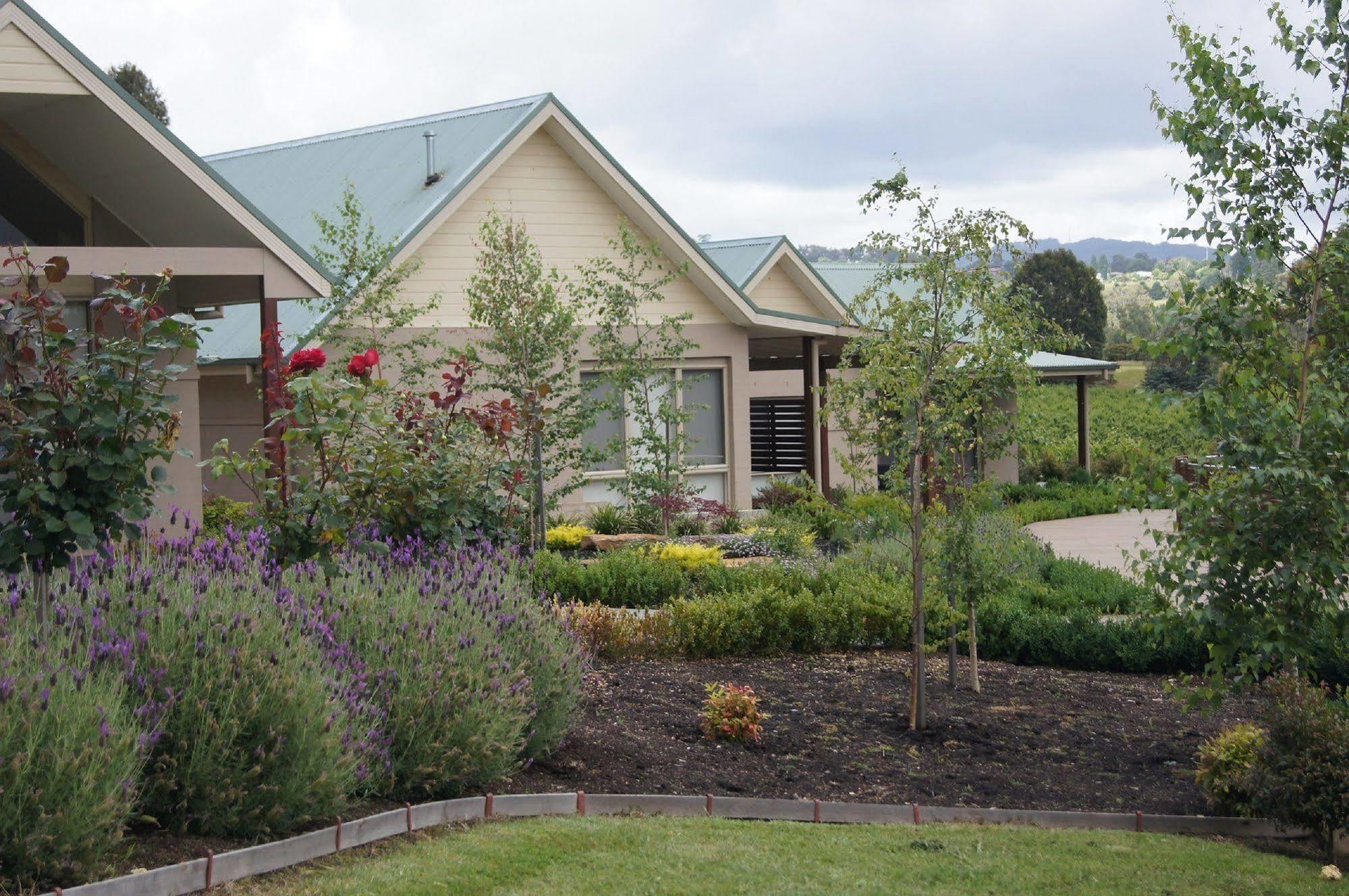 Wild Cattle Creek Estate Bed and Breakfast Wandin Yallock Esterno foto